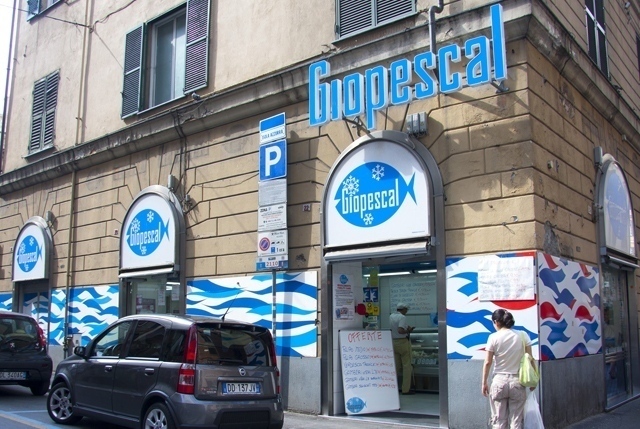 Esterno dei negozi Giopescal