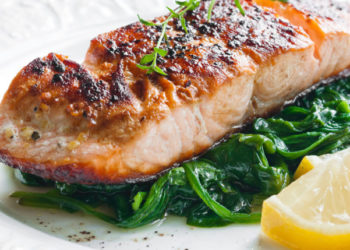 salmone pesce grasso