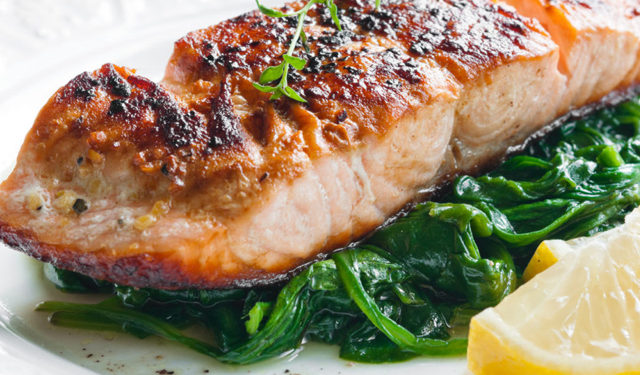 salmone pesce grasso