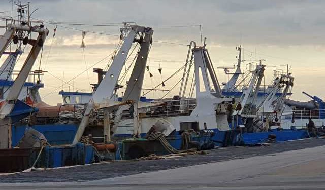 Fermo pesca. Lunghe attese per i pescatori italiani