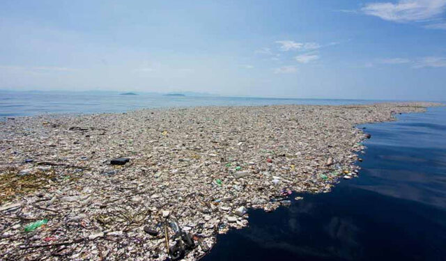 inquinamento plastica oceani