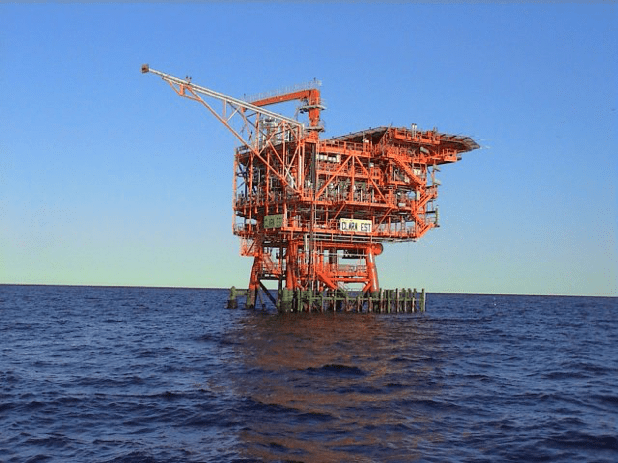 piattaforma estrattiva off-shore