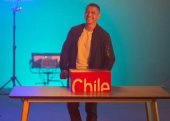 Alexis Sánchez Unboxing Chile