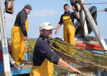 vecchi attrezzi da pesca