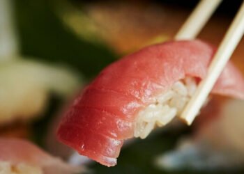 Tonno rosso da coltura cellulare per soddisfare la domanda