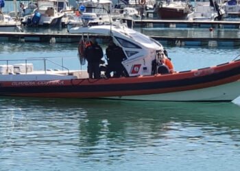 Bari, un altro pescatore muore in mare