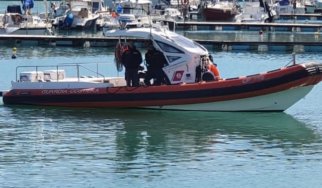 Bari, un altro pescatore muore in mare