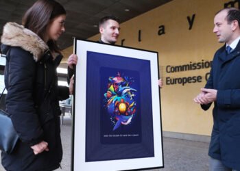 Salvare l'oceano e il clima, 3.400 europei firmano opere d'arte