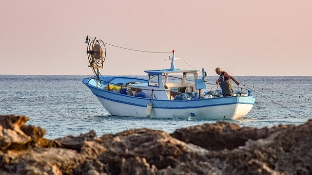 AGRIFISH: UE deve cogliere l'opportunità di porre fine alla dipendenza dai combustibili fossili nel settore della pesca