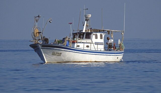 Rapporto IPCC: l'UE deve porre fine al pericoloso e radicale finanziamento dei combustibili fossili per l'industria della pesca