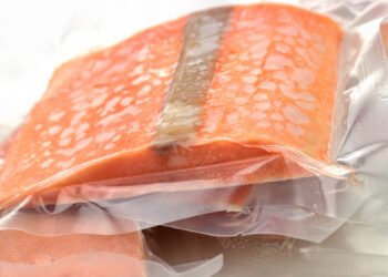 Pesce si, ma non in confezioni di plastica