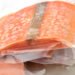 Pesce si, ma non in confezioni di plastica