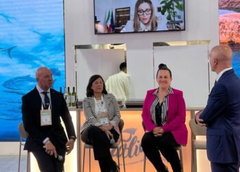 Vivere il mare come un vero pescatore, sulle motobarche e nelle abitazioni