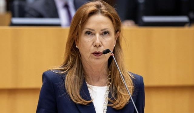 Conte: "Telecamere a bordo e più sanzioni, accordo Ue va fermato"