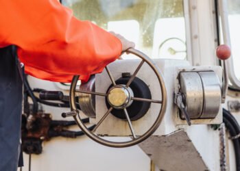 Pesca sostenibile nell'UE: stato di avanzamento e orientamenti per il 2024