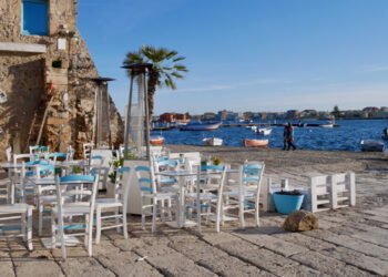 Il pesce è più buono se gustato in riva al mare
