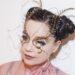 Björk canta per dire "no" agli allevamenti in mare aperto