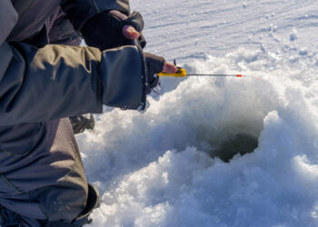 In Corea del Sud il festival della pesca sul ghiaccio 