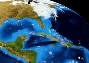 Mappatura satellitare svela vasta attività industriale in mare