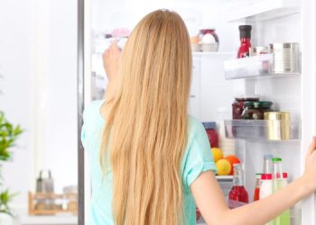 Come conservare il pesce a casa, trucchi e consigli per clienti ed addetti al banco