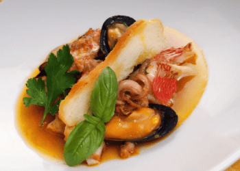 I migliori piatti di pesce del mondo. Tra i primi 15 anche il cacciucco