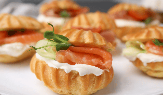 Salmone affumicato, il protagonista delle feste natalizie tra tradizione, gusto e tendenze di mercato