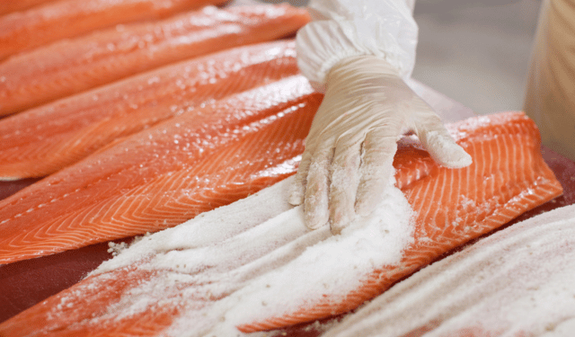 Mercato del salmone in fermento