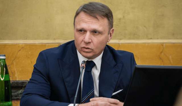 Riduzione dell’IVA sulle ostriche. La proposta di Lollobrigida tra sostegno al settore e polemiche