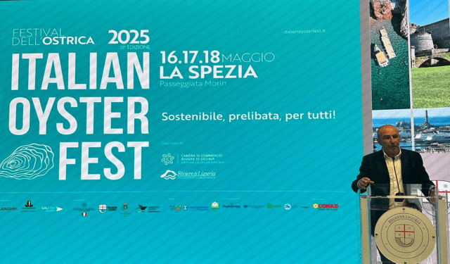 Ostriche fresche esposte all’Italian Oyster Fest a La Spezia 2025