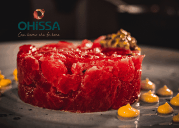 Tuna tartare served in a restaurant, illustrating OHissa seafood quality for the foodservice sector