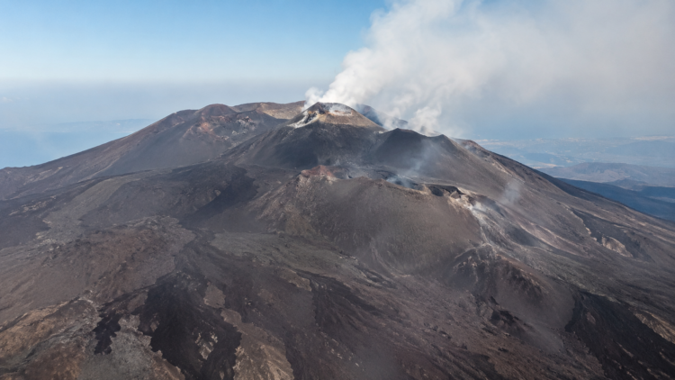 Veduta illustrativa dei crateri sommitali dell'Etna