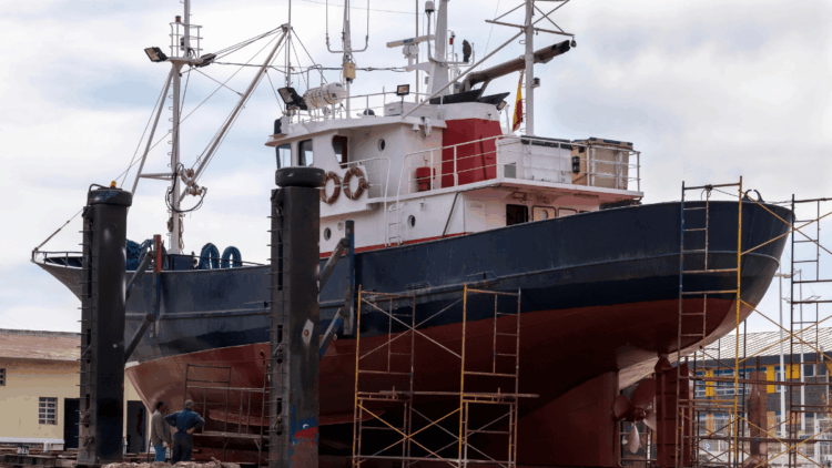 Peschereccio in cantiere per ammodernamento della flotta