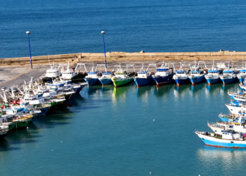 Pescherecci ormeggiati nel porto di Mazara del Vallo